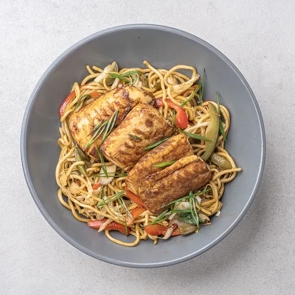 Dark Soya Glazed Fish with Buckwheat Noodles